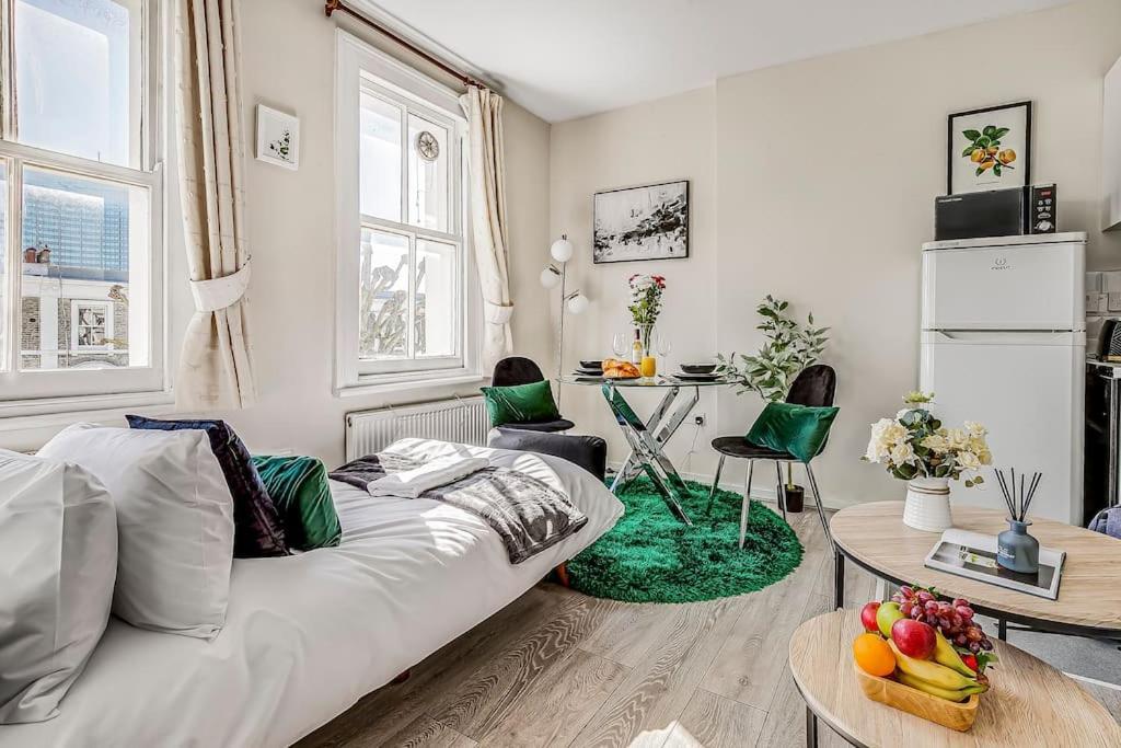 Studio For City Explorers - 3 Min Walk To Station London Exterior foto