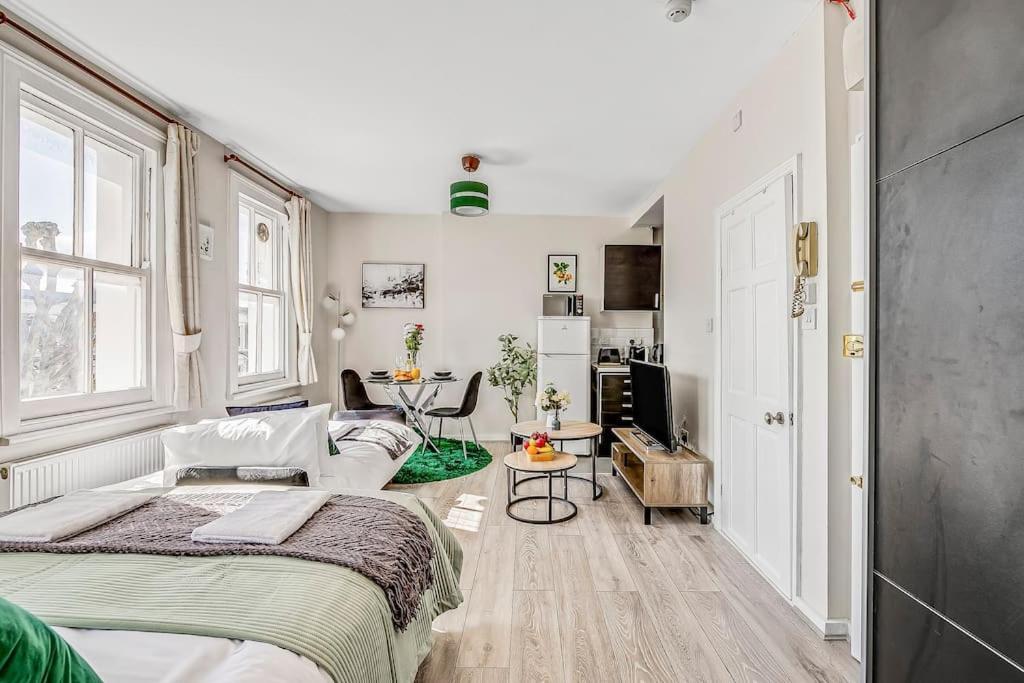 Studio For City Explorers - 3 Min Walk To Station London Exterior foto